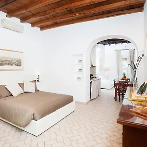 tritone-91-apartments.it-romehotels.com/